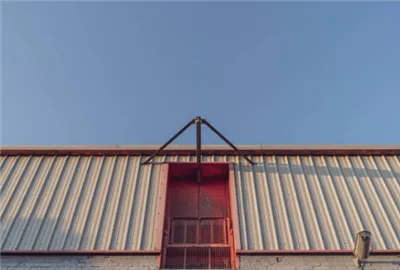 스탠딩 솔기 금속 지붕 시스템의 내구성 탐색